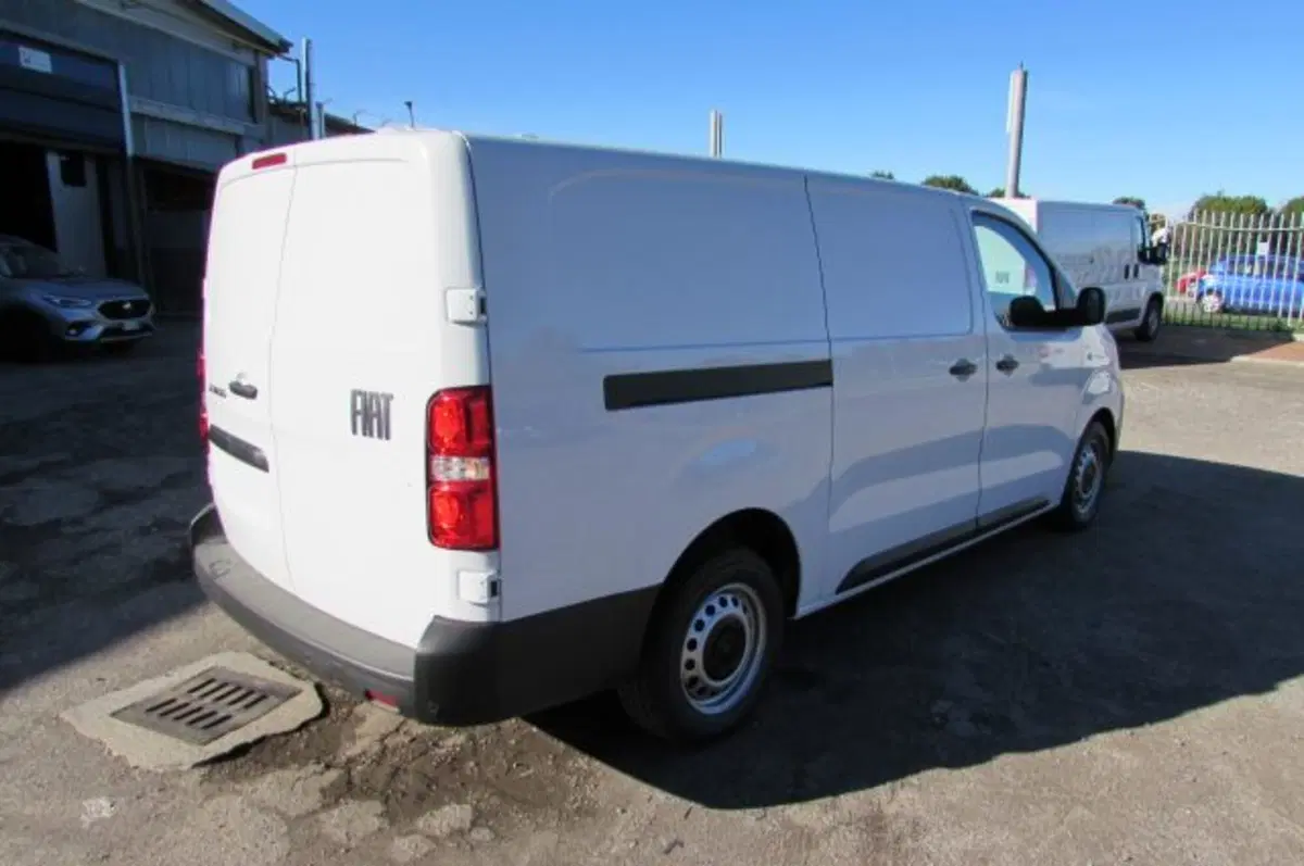 Fiat Scudo Furgone nuova a Milano (4)