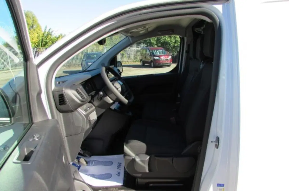 Fiat Scudo Furgone nuova a Milano (6)