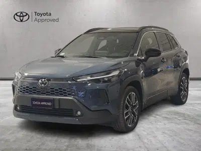 Toyota Corolla Cross 2.0h Premium awd-i 178cv e-cvt del 2025 usata a Genova