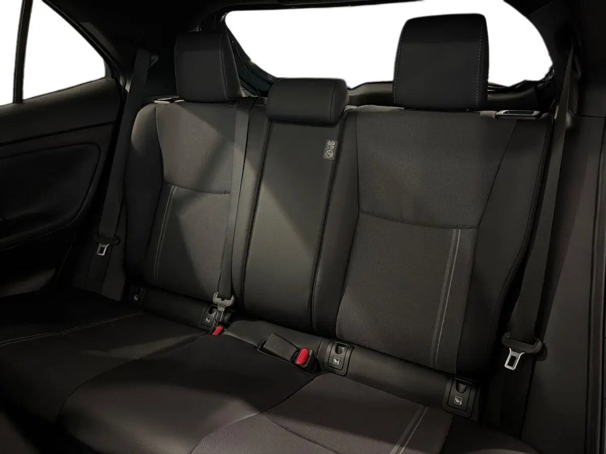 Toyota Yaris Cross nuova a Genova (11)