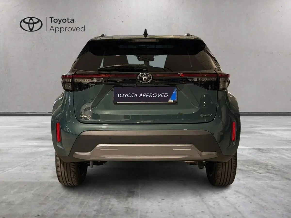 Toyota Yaris Cross nuova a Genova (12)