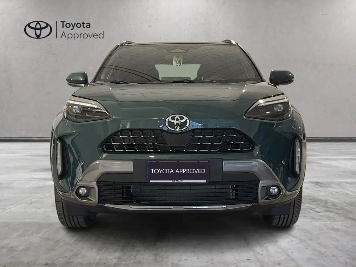 Toyota Yaris Cross nuova a Genova (13)