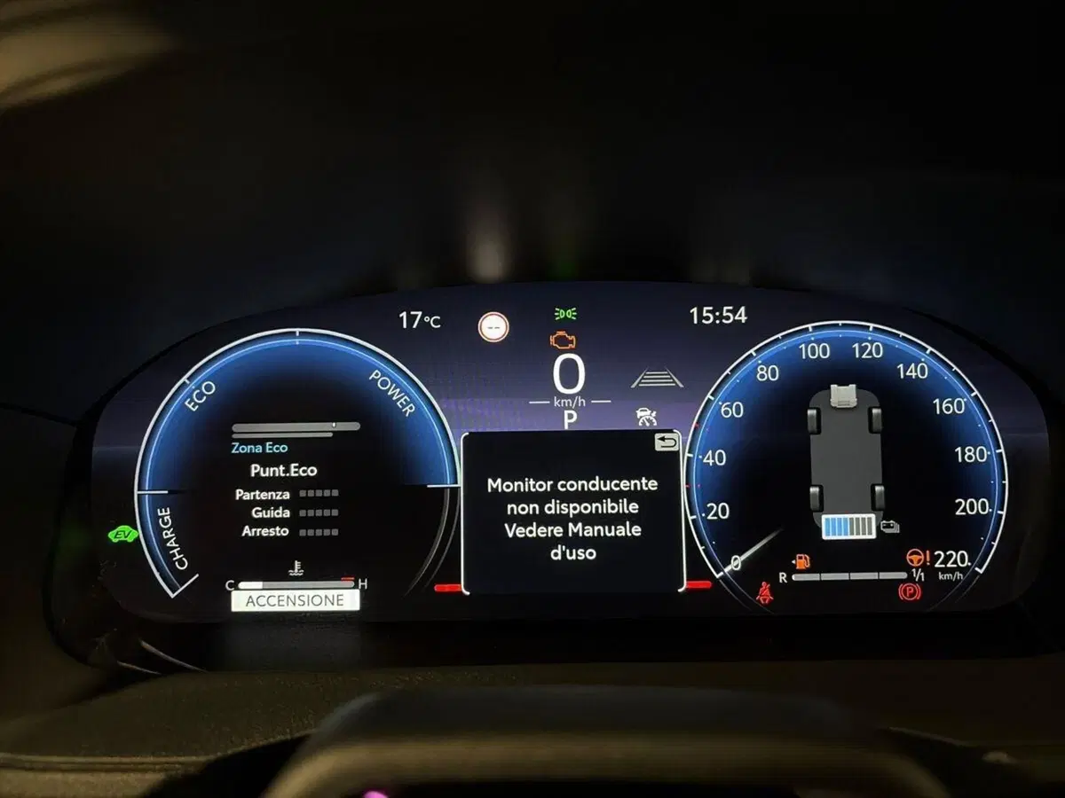 Toyota Yaris Cross nuova a Genova (9)