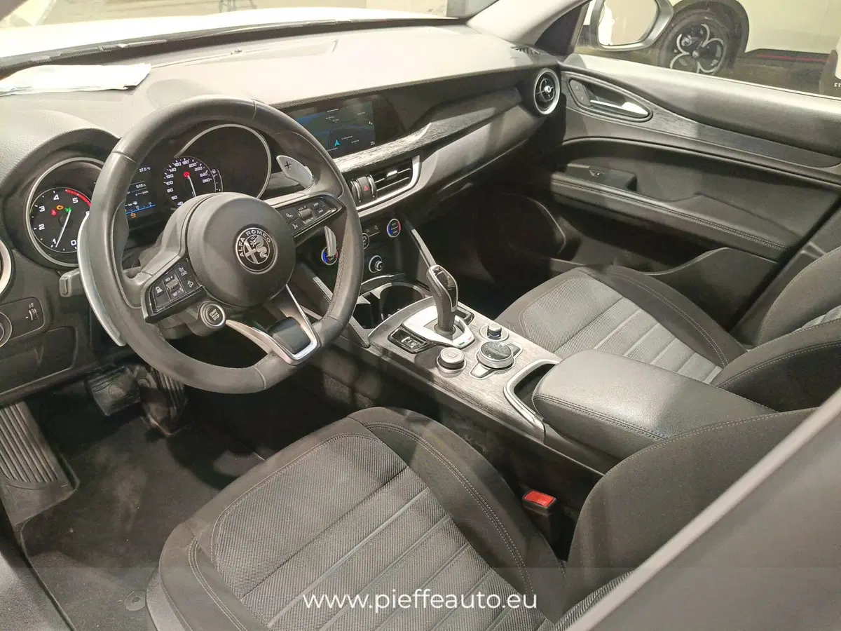 Alfa Romeo Stelvio usata a Ascoli Piceno (11)