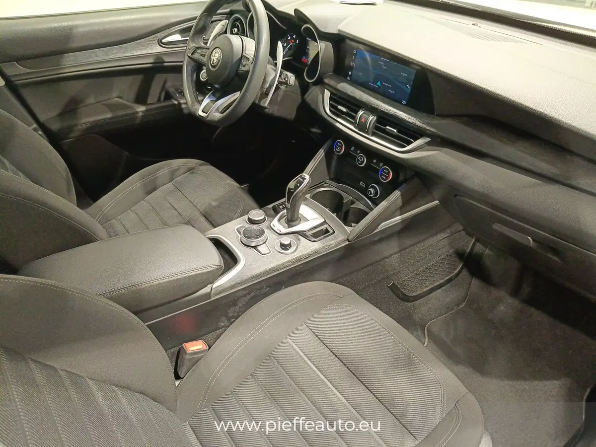 Alfa Romeo Stelvio usata a Ascoli Piceno (12)