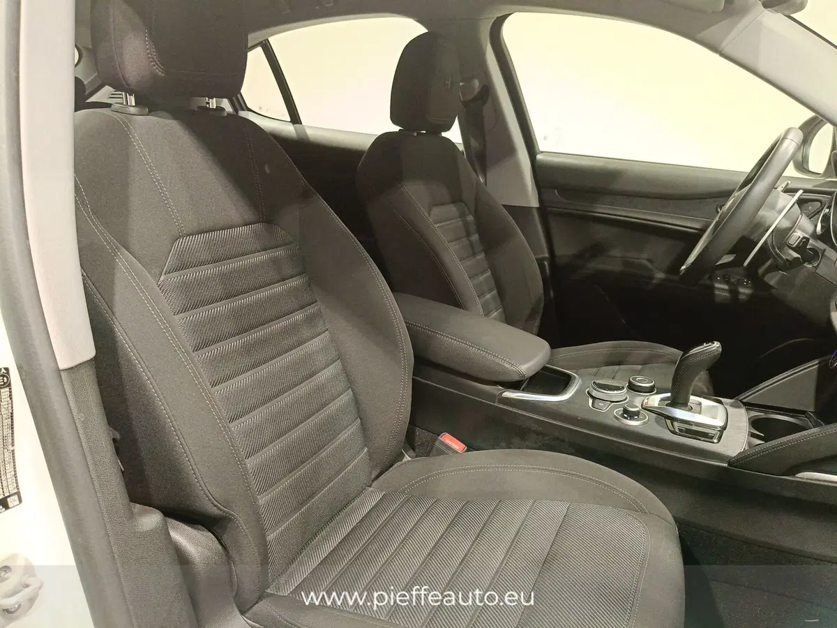 Alfa Romeo Stelvio usata a Ascoli Piceno (15)