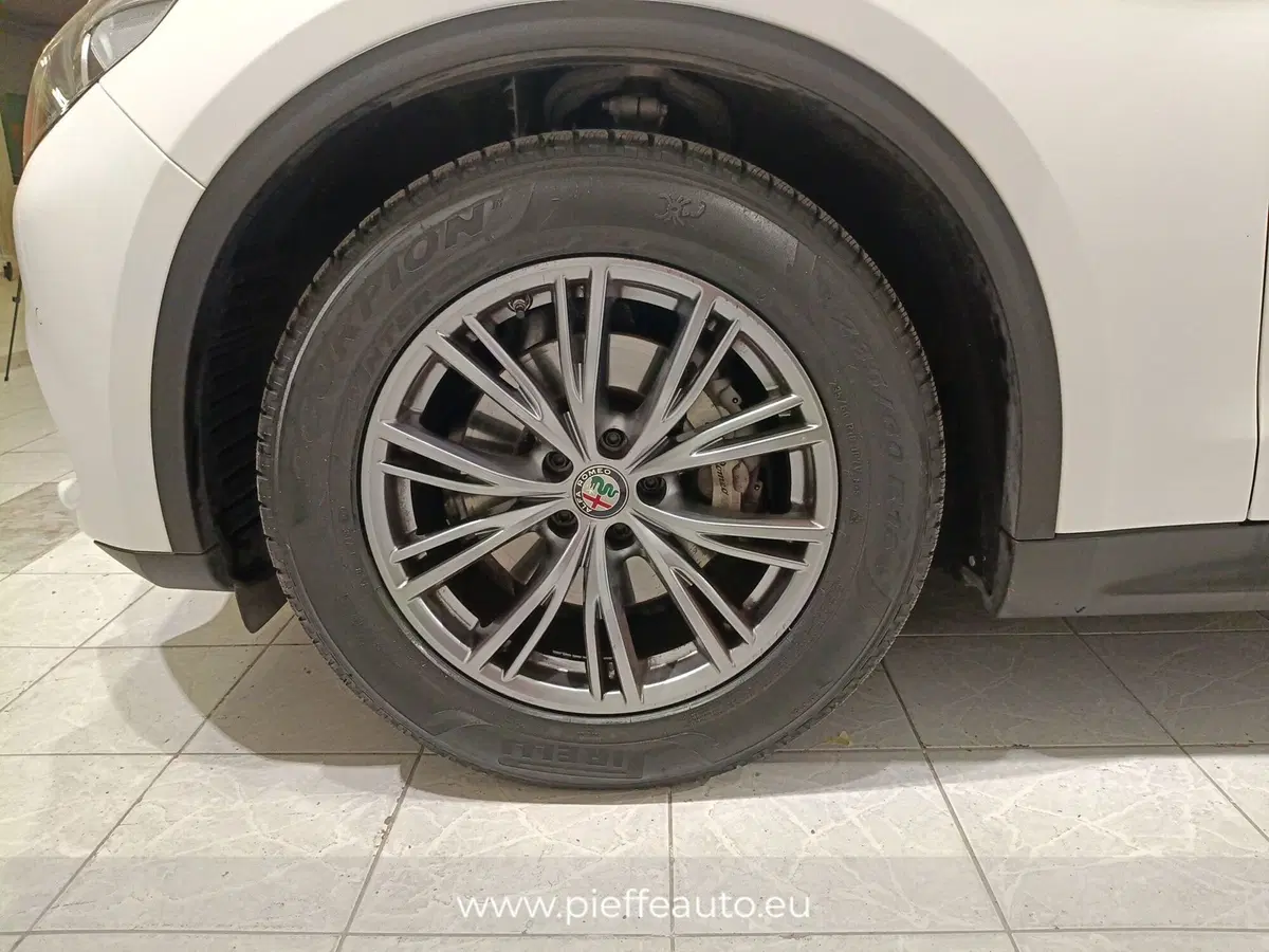 Alfa Romeo Stelvio usata a Ascoli Piceno (7)