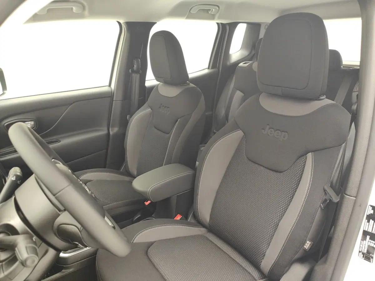 Jeep Renegade nuova a Como (10)