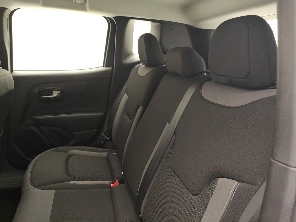 Jeep Renegade nuova a Como (11)