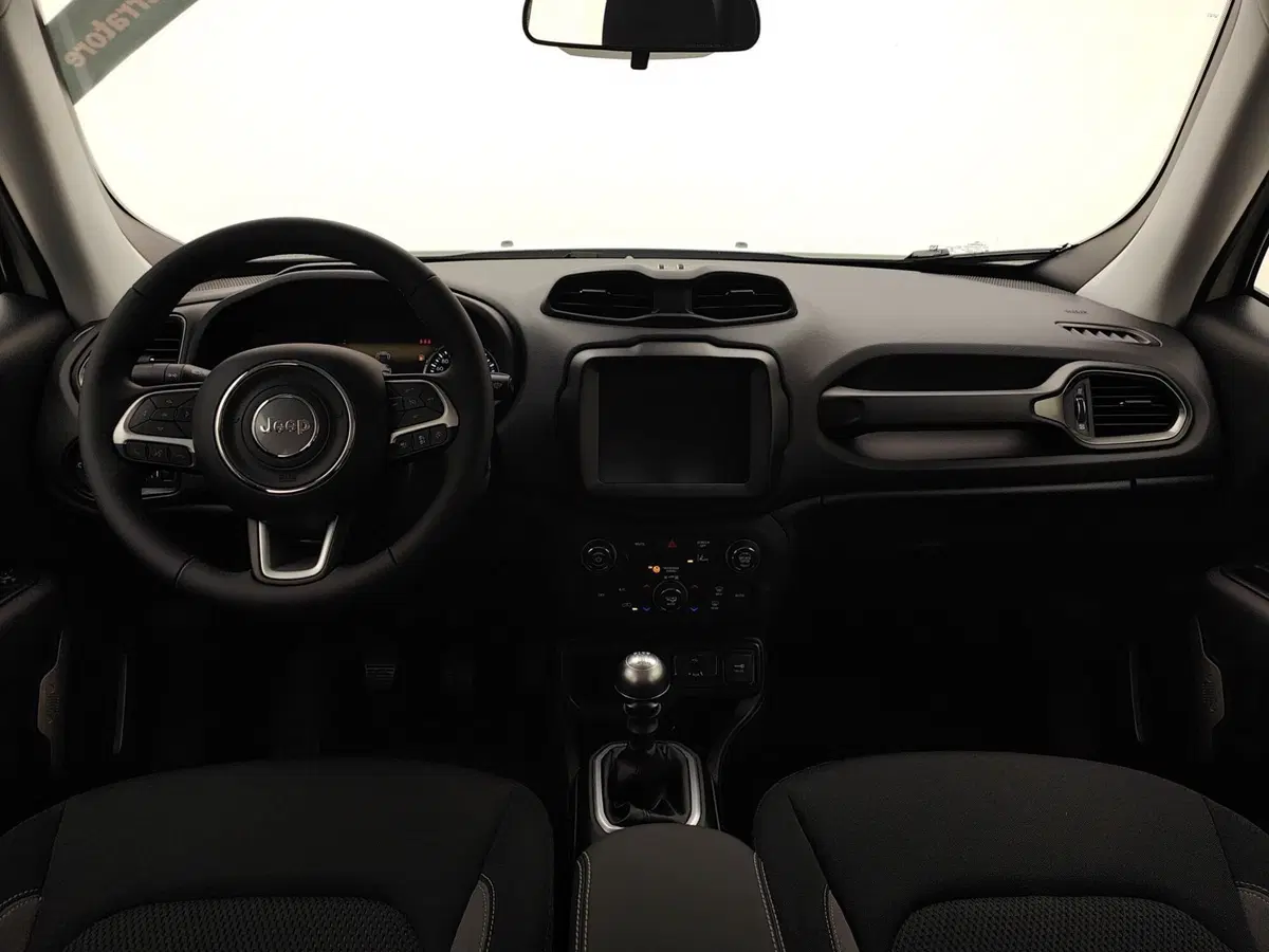 Jeep Renegade nuova a Como (7)