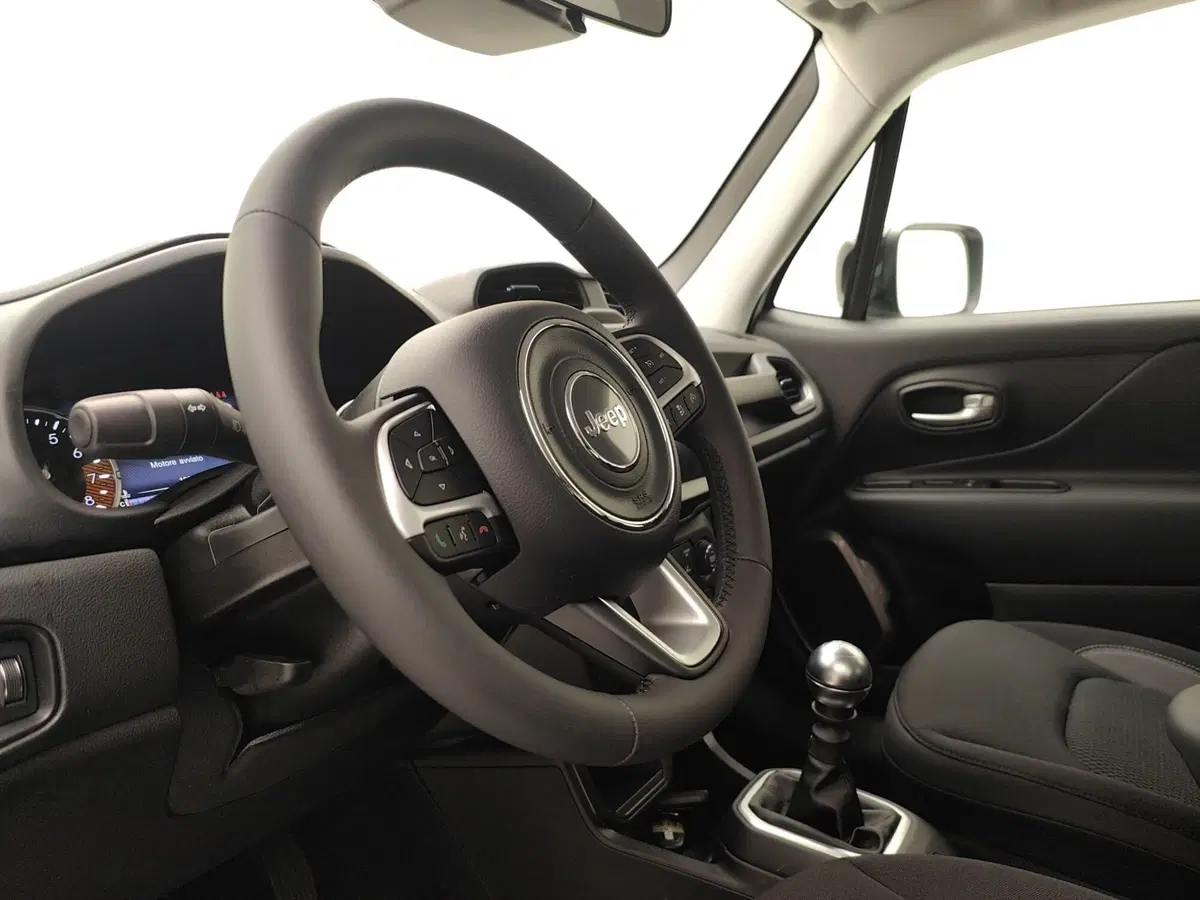 Jeep Renegade nuova a Como (8)