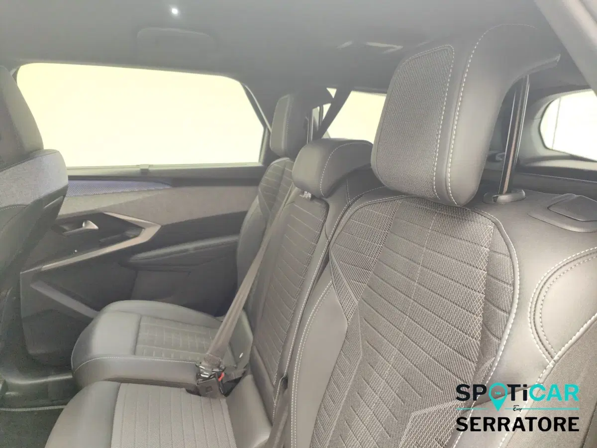 Peugeot 5008 usata a Como (13)