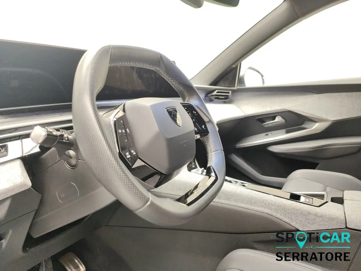 Peugeot 5008 usata a Como (9)