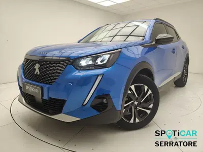 Peugeot 2008 1.2 puretech Allure s&s 130cv eat8 del 2022 usata a Erba