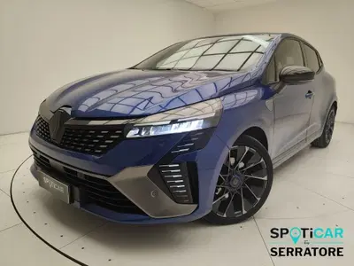 Renault Clio 1.0 tce esprit Alpine 90cv del 2023 usata a Erba