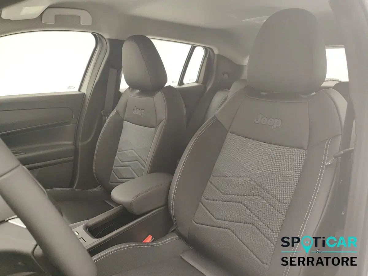Jeep Avenger nuova a Como (10)