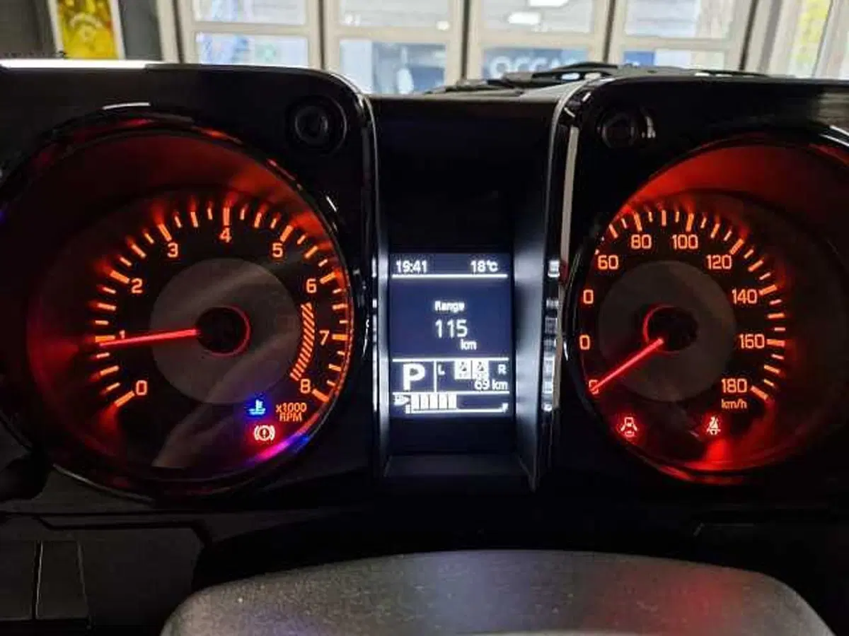 Suzuki Jimny nuova a Aosta (14)