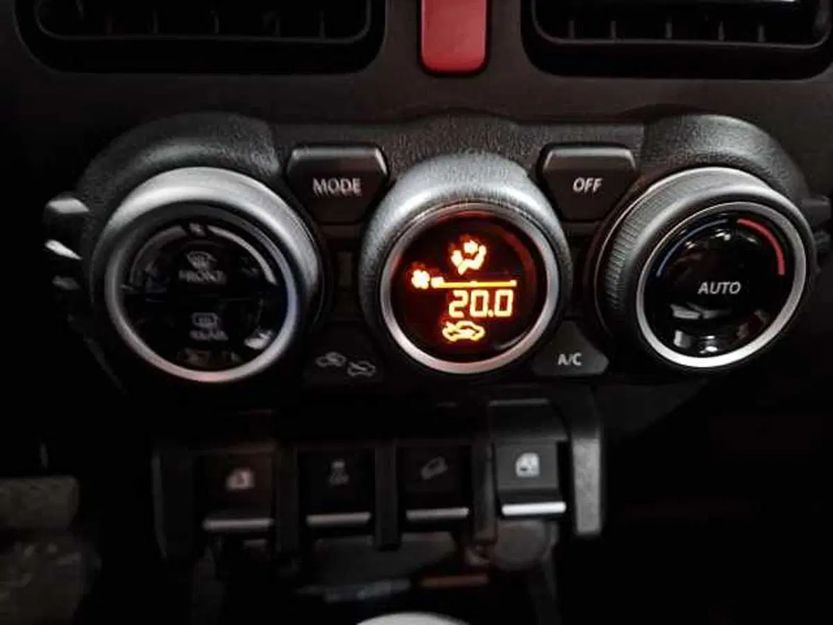 Suzuki Jimny nuova a Aosta (18)