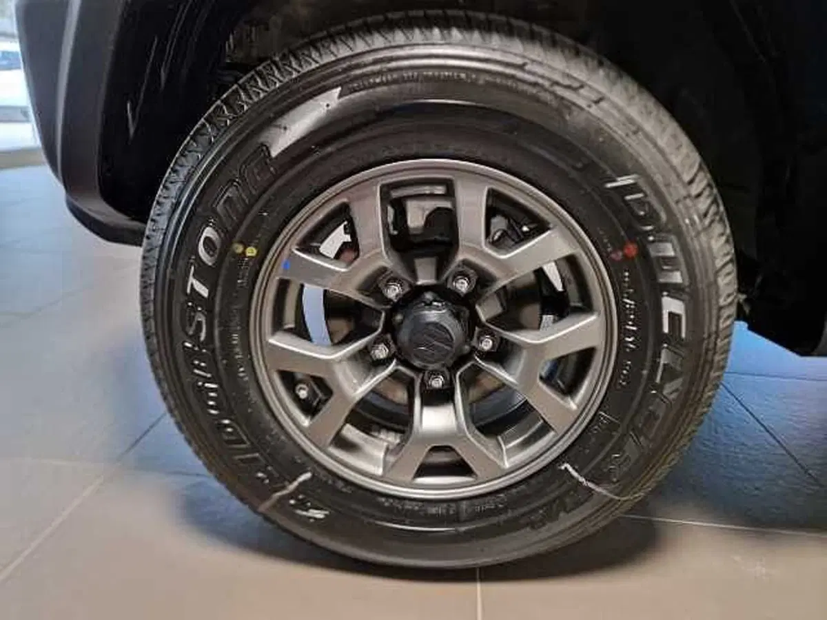 Suzuki Jimny nuova a Aosta (7)