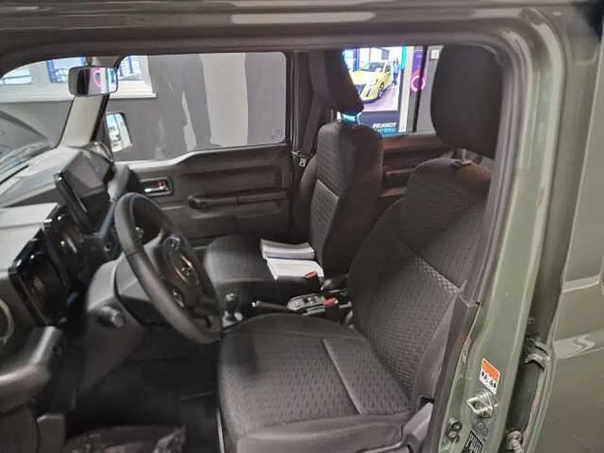 Suzuki Jimny nuova a Aosta (8)