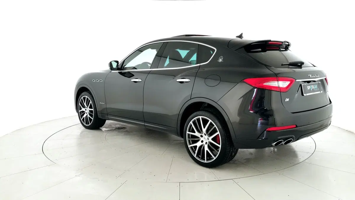Maserati Levante usata a Chieti (2)