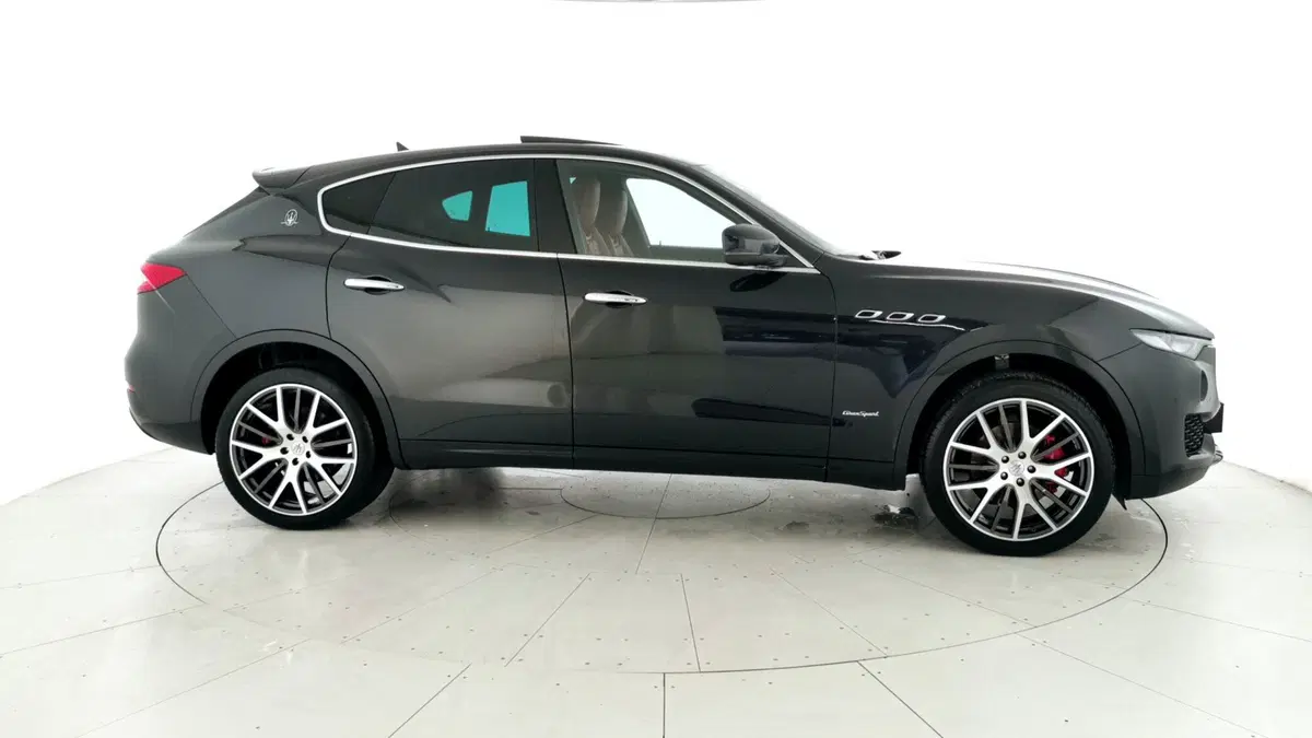 Maserati Levante usata a Chieti (3)