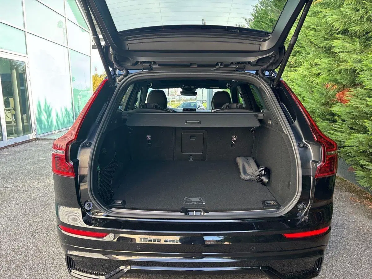 Volvo XC60 nuova a Ferrara (13)