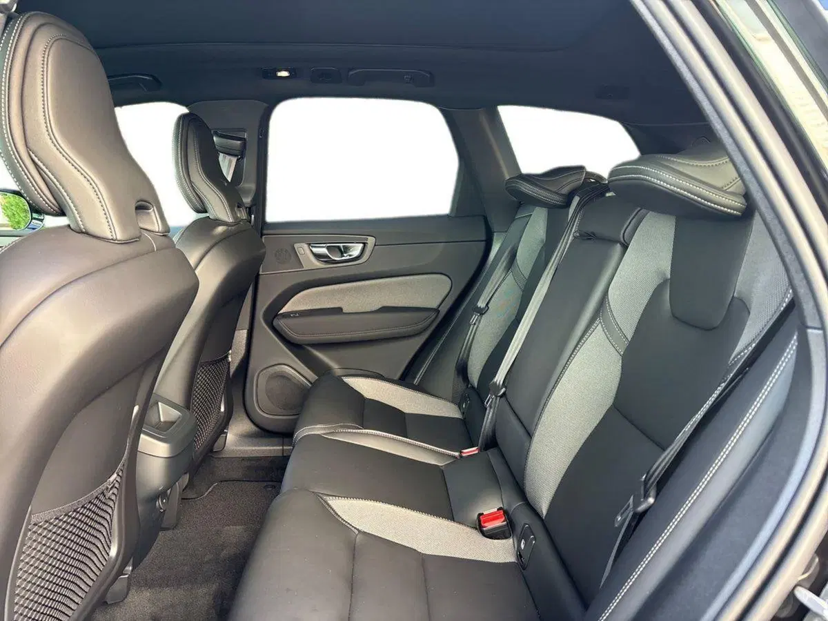 Volvo XC60 nuova a Ferrara (6)