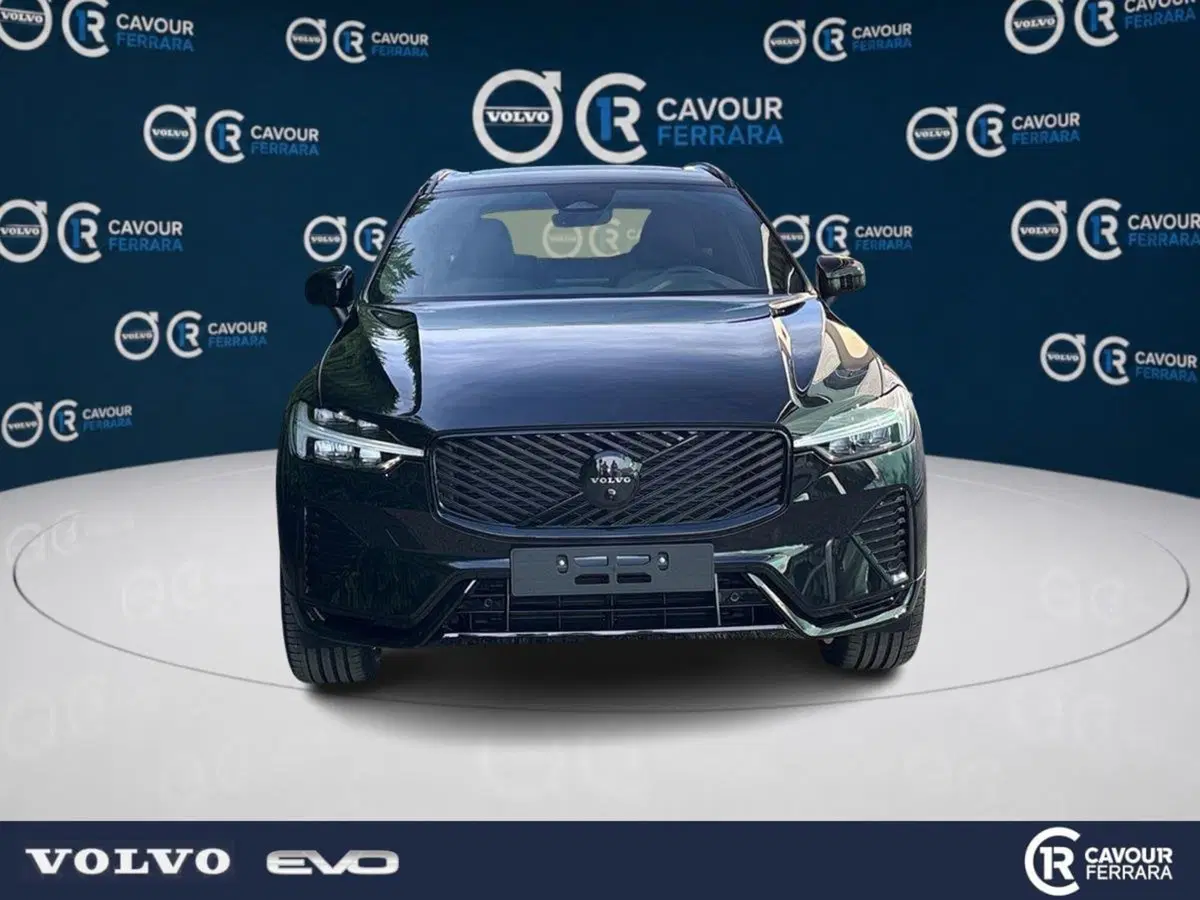 Volvo XC60 nuova a Ferrara (8)