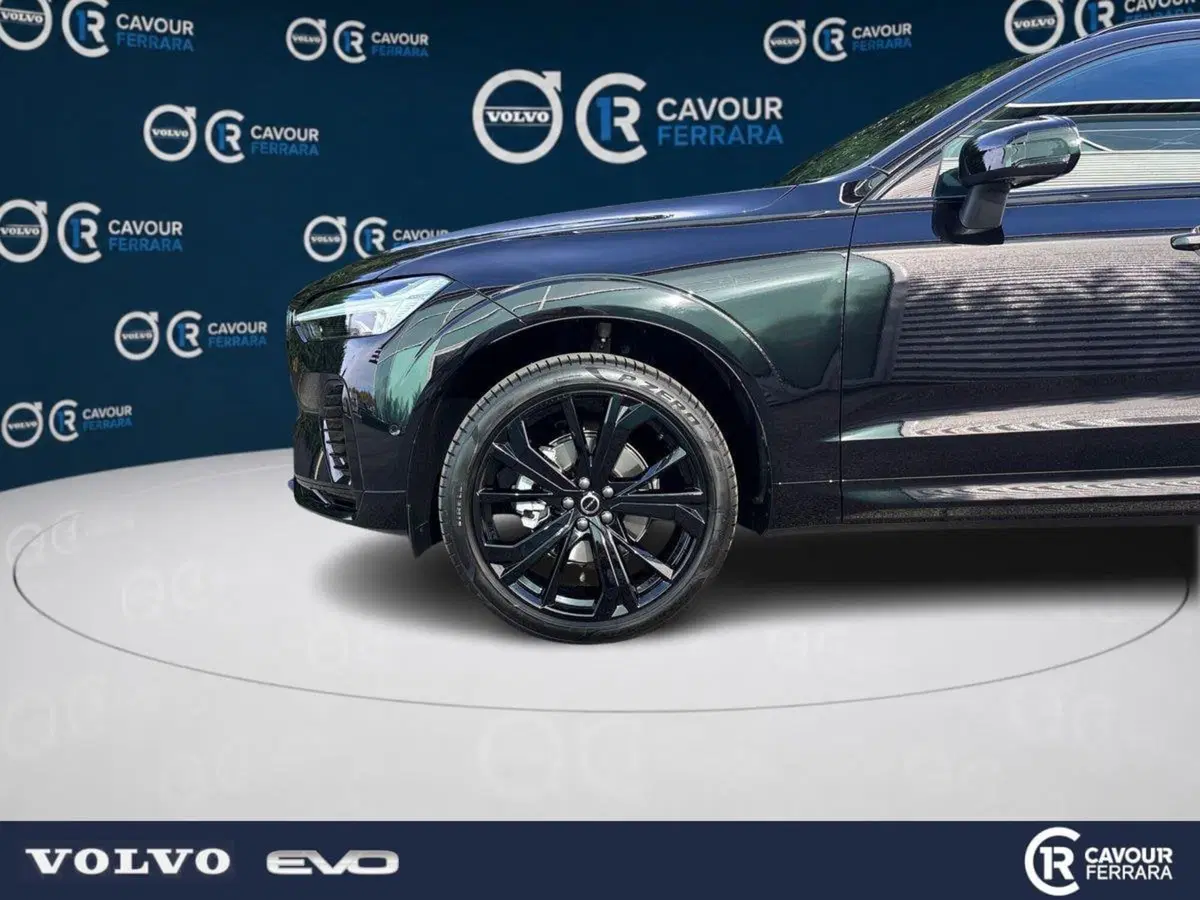 Volvo XC60 nuova a Ferrara (9)