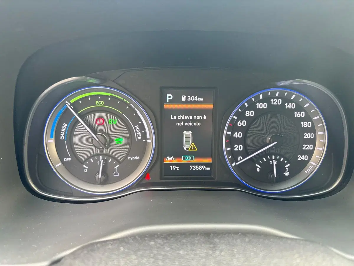 Hyundai Kona usata a Modena (8)