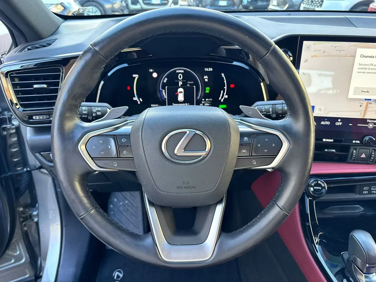 Lexus NX usata a Modena (10)
