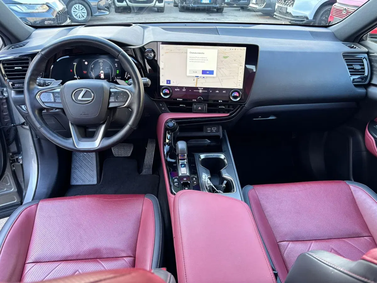 Lexus NX usata a Modena (12)