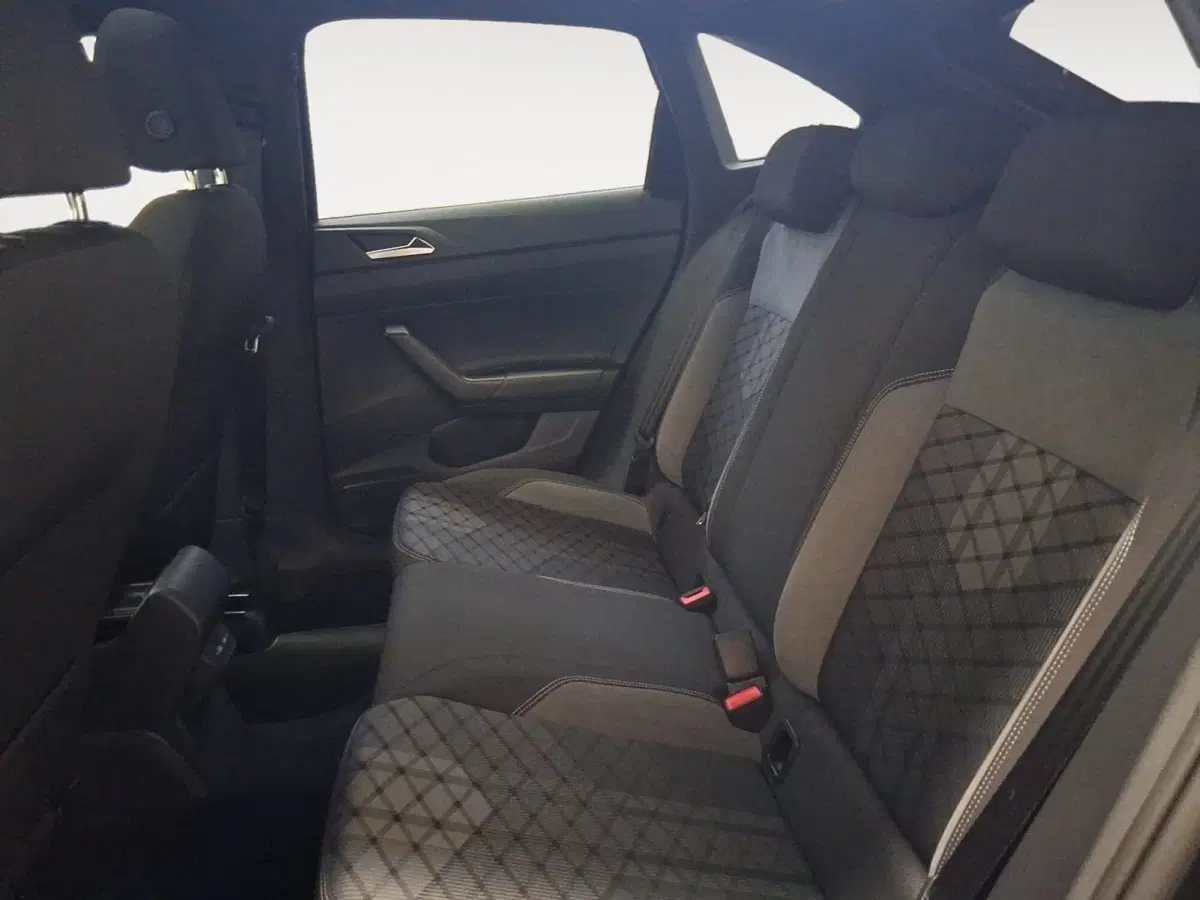 Volkswagen Taigo usata a Bologna (9)