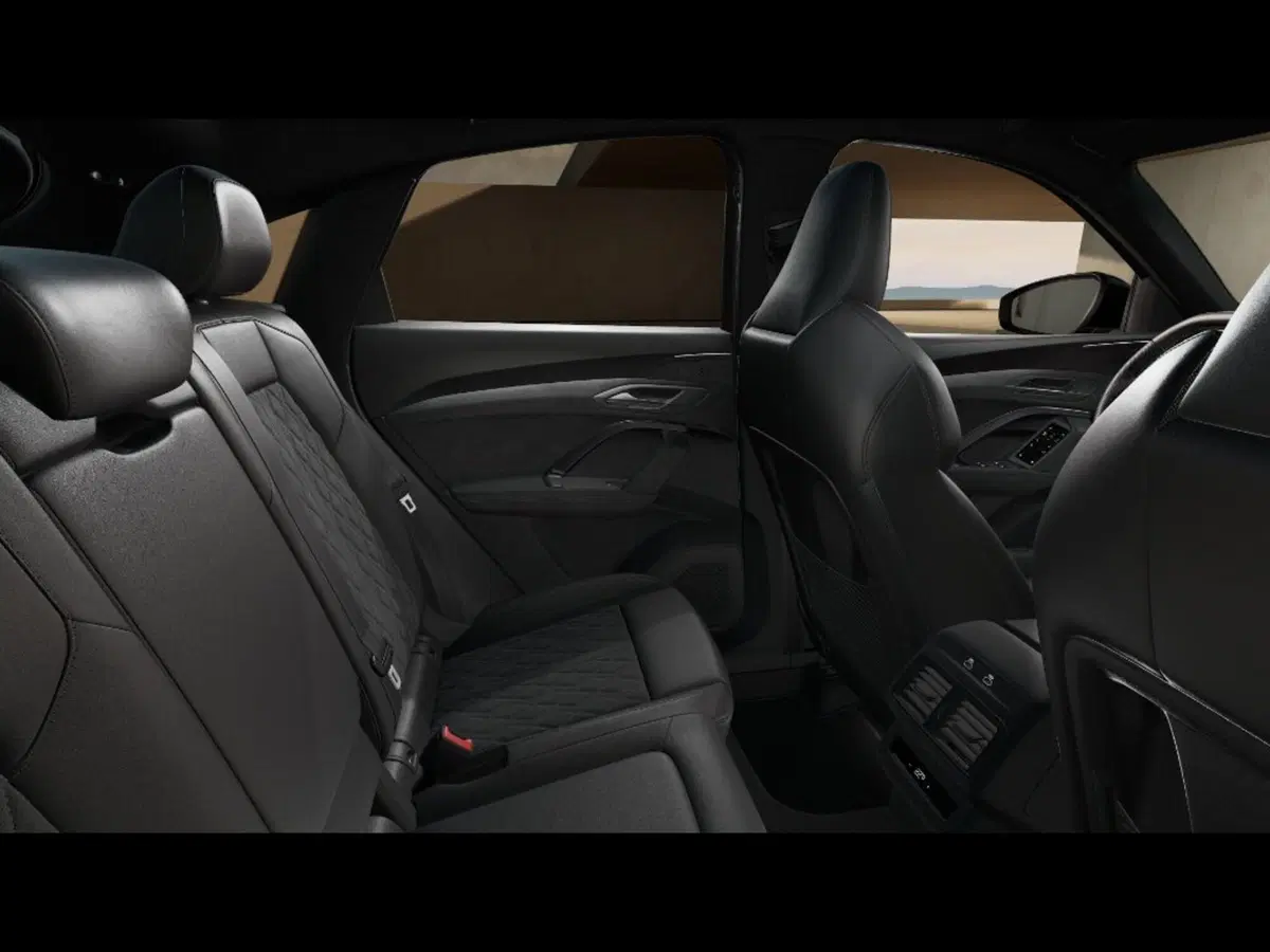 Audi Q5 Sportback nuova a Firenze (11)
