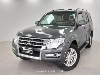 Mitsubishi Pajero 3.2 DI-D 16V aut. 5p. Instyle DPF del 2015 usata a Lurate Caccivio