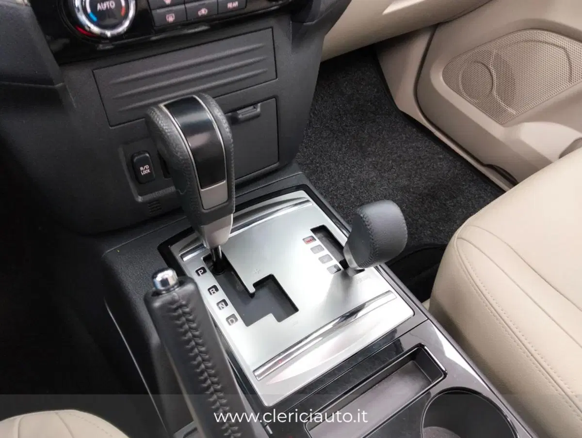 Mitsubishi Pajero usata a Como (18)