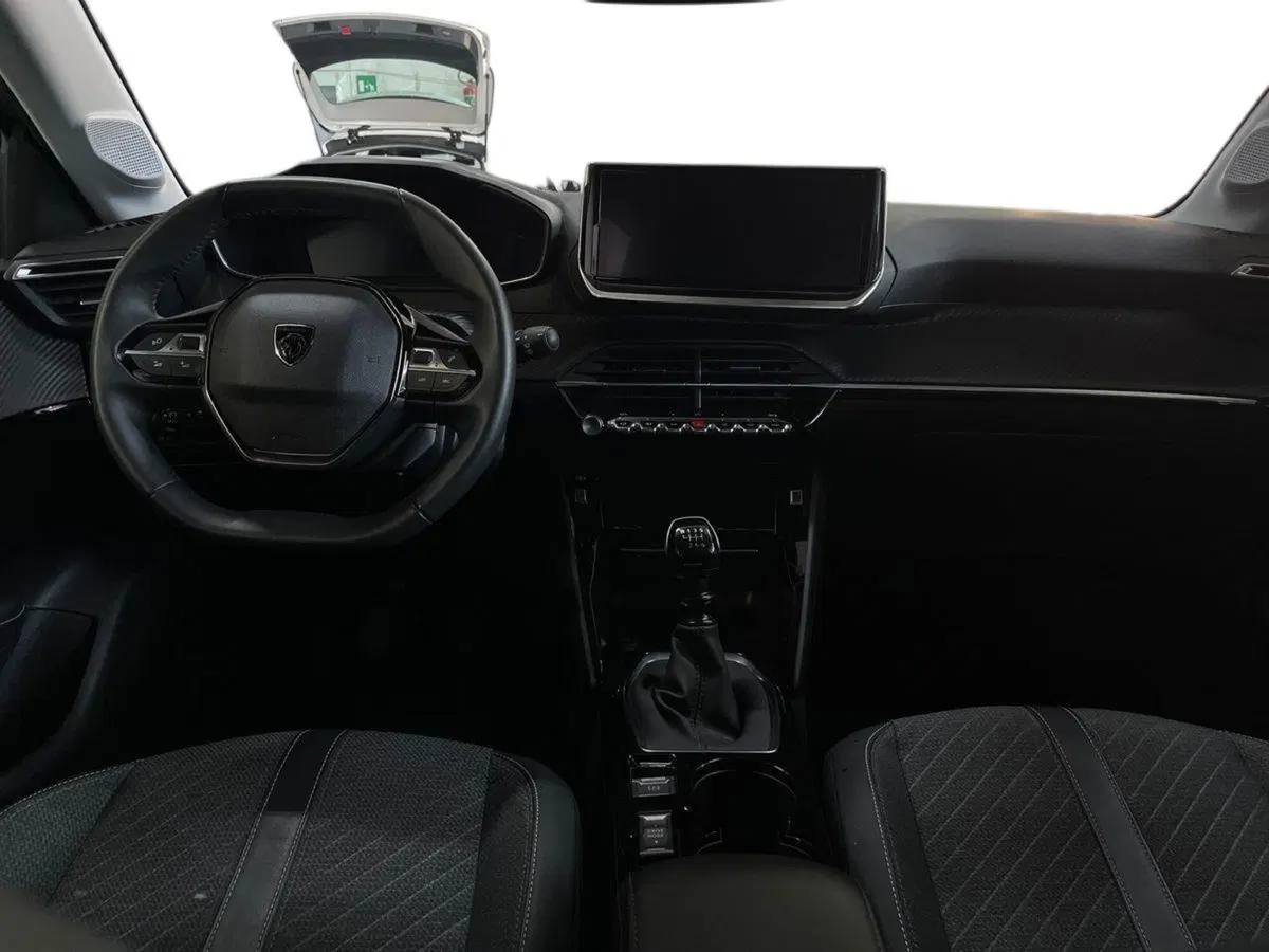 Peugeot 208 usata a Lecce (8)