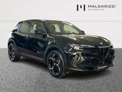 Alfa Romeo Junior 1.2 ibrida Sport Speciale 145cv edct6 del 2025 usata a Lecce
