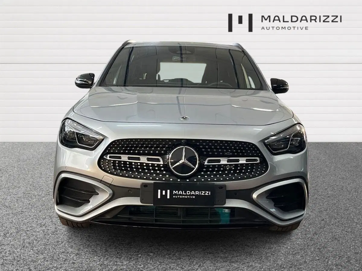Mercedes-Benz GLA SUV usata a Bari (2)
