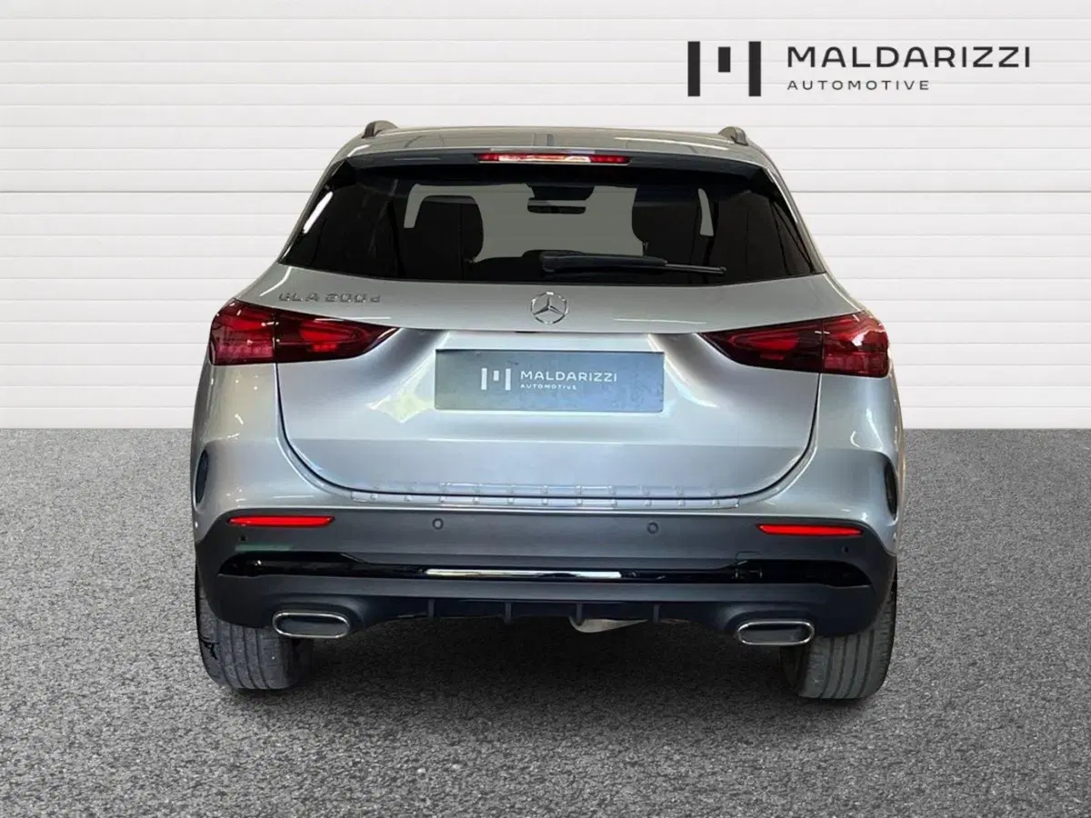 Mercedes-Benz GLA SUV usata a Bari (3)