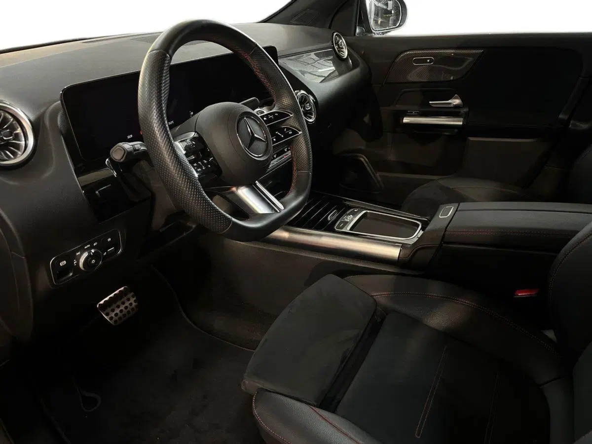 Mercedes-Benz GLA SUV usata a Bari (10)