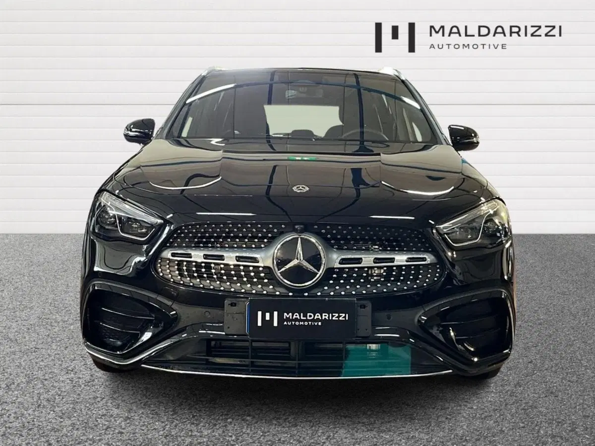 Mercedes-Benz GLA SUV usata a Bari (2)