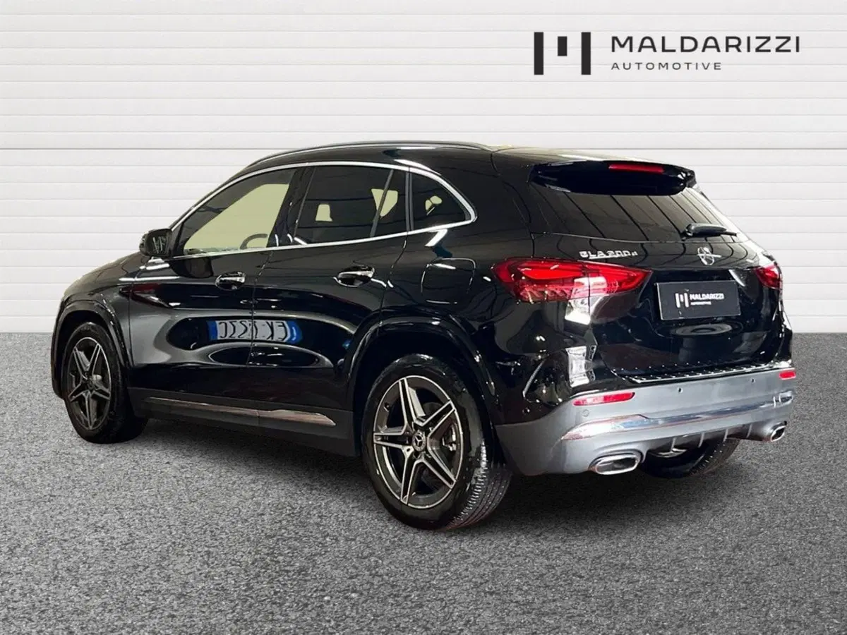 Mercedes-Benz GLA SUV usata a Bari (4)
