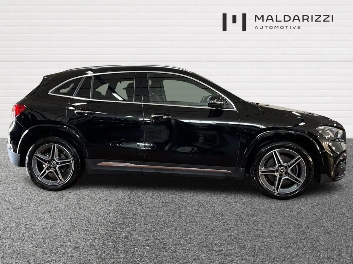 Mercedes-Benz GLA SUV usata a Bari (5)