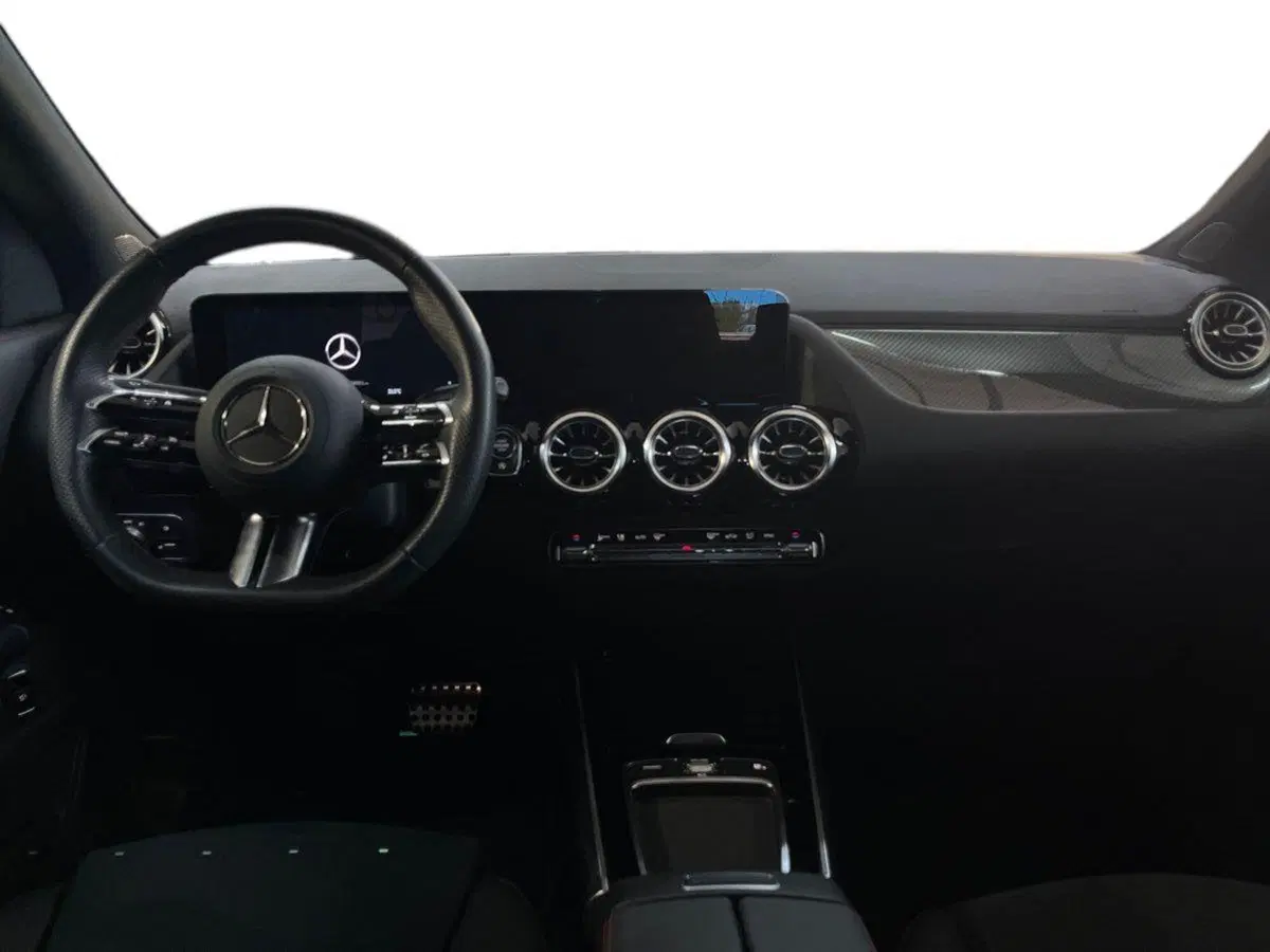 Mercedes-Benz GLA SUV usata a Bari (8)