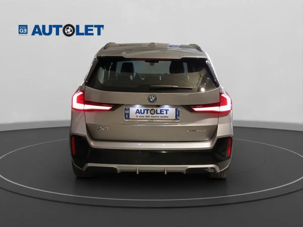 BMW X1 usata a Genova (6)