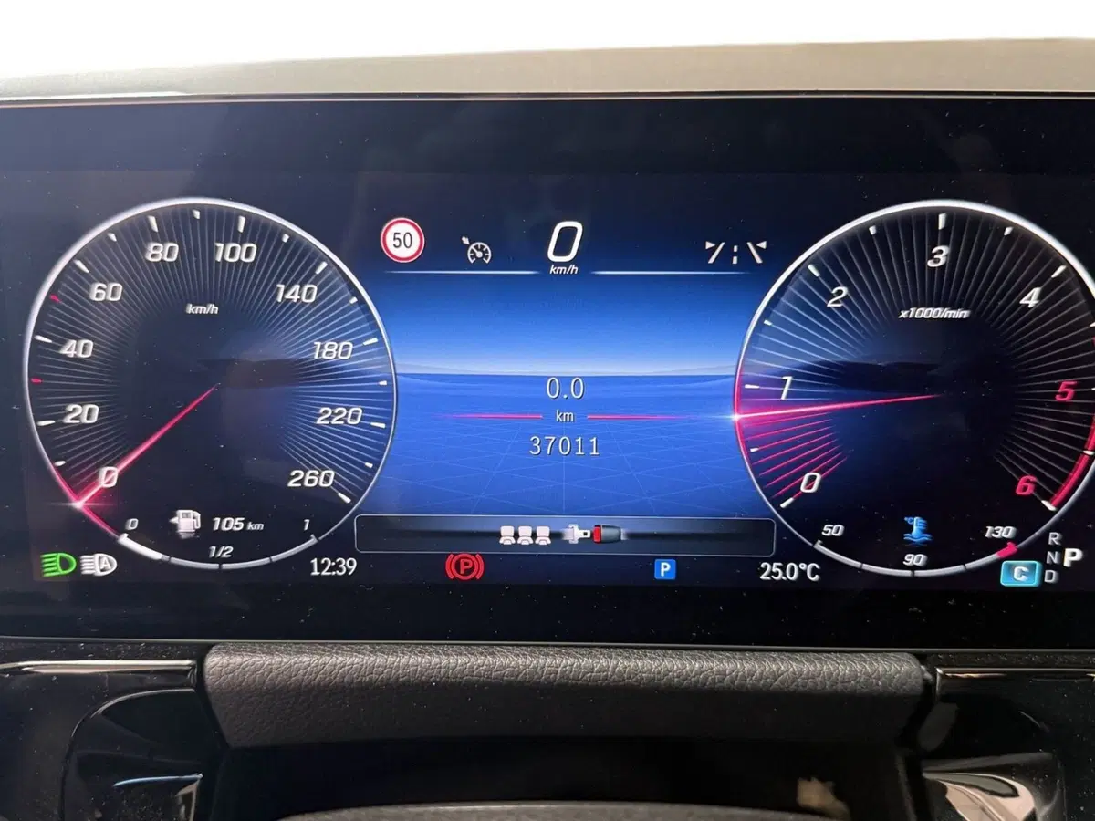 Mercedes-Benz GLA SUV usata a Napoli (10)