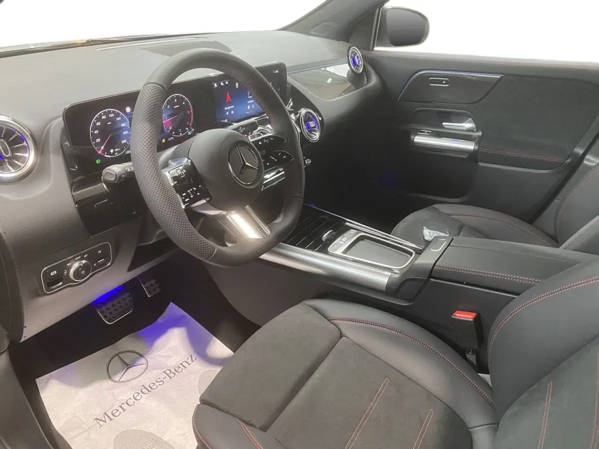 Mercedes-Benz GLA SUV usata a Napoli (11)