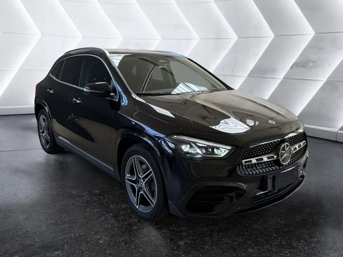 Mercedes-Benz GLA SUV usata a Napoli (3)